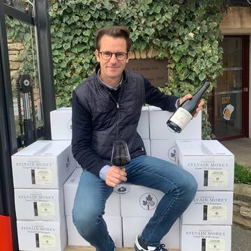 Quel bonheur de retrouver les grands Bourgogne de Sylvain Morey, toujours autant appréciés de nos clients les vins sont d’une précision et d’une finesse irrésistibles 🤩

#sylvainmorey #bourgogne #vin #wine #winetasting #instagood #winepositive #photooftheday #caviste #apt #vcommevin 

🔞L’abus d’alcool est dangereux pour la santé🔞